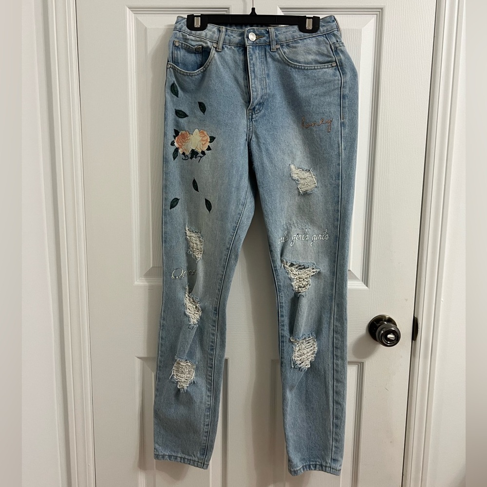 MISSGUIDED (2) Y2K Light Wash High Waist Distressed Mom Jeans Graphic Print